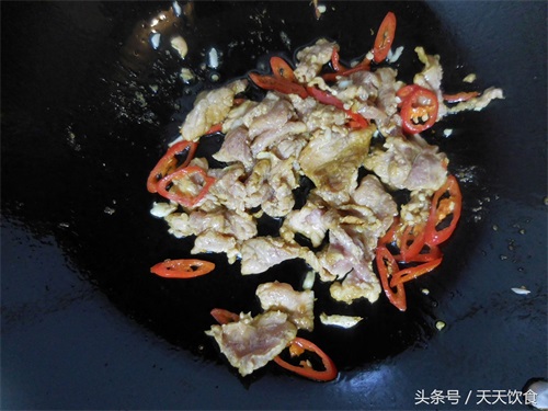 这菜外观像“地雷”，不仅营养丰富还能防癌，吃起来可脆爽了！