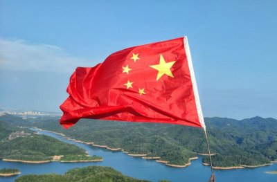 ​南海硝烟再起！中国军舰抵达关岛附近，美国发出猛烈警告！