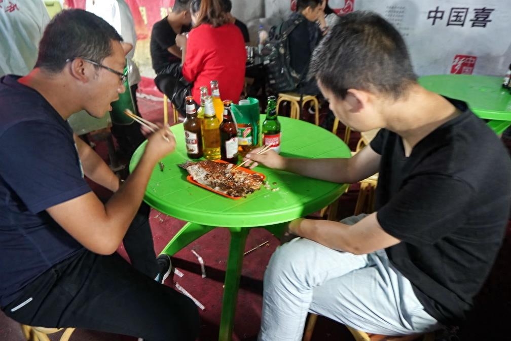 兰州正宁路小吃街：国内六大著名夜市，有人却说是专做外地人生意