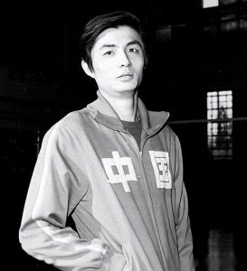 ​男排主帅汪嘉伟：曾红极一时，离婚又再婚，如今儿子是他的骄傲