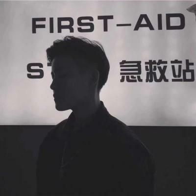 最新微信头像男生伤感背影大全