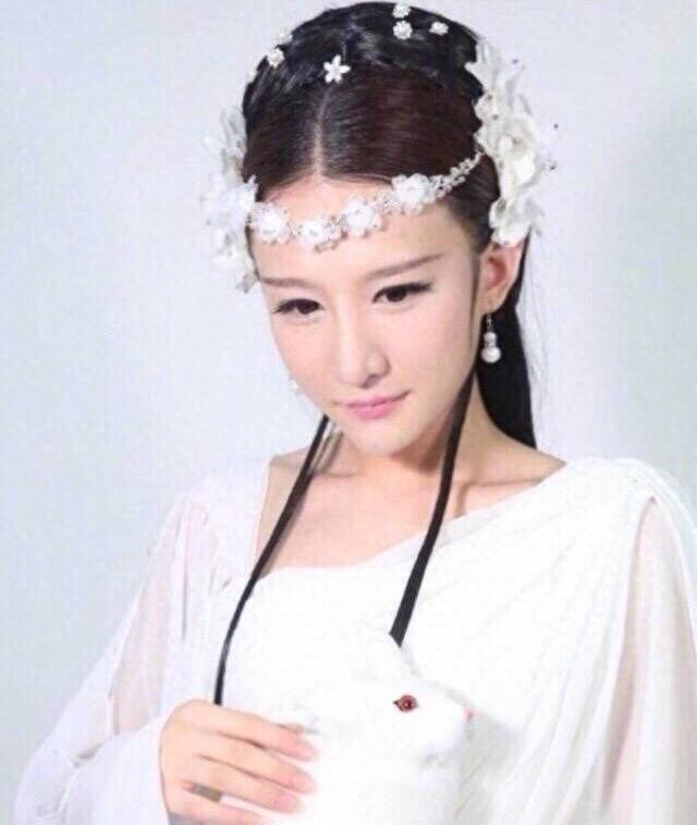 卢卓（小灿）：女装大佬，让一帮小仙女都汗颜的男人