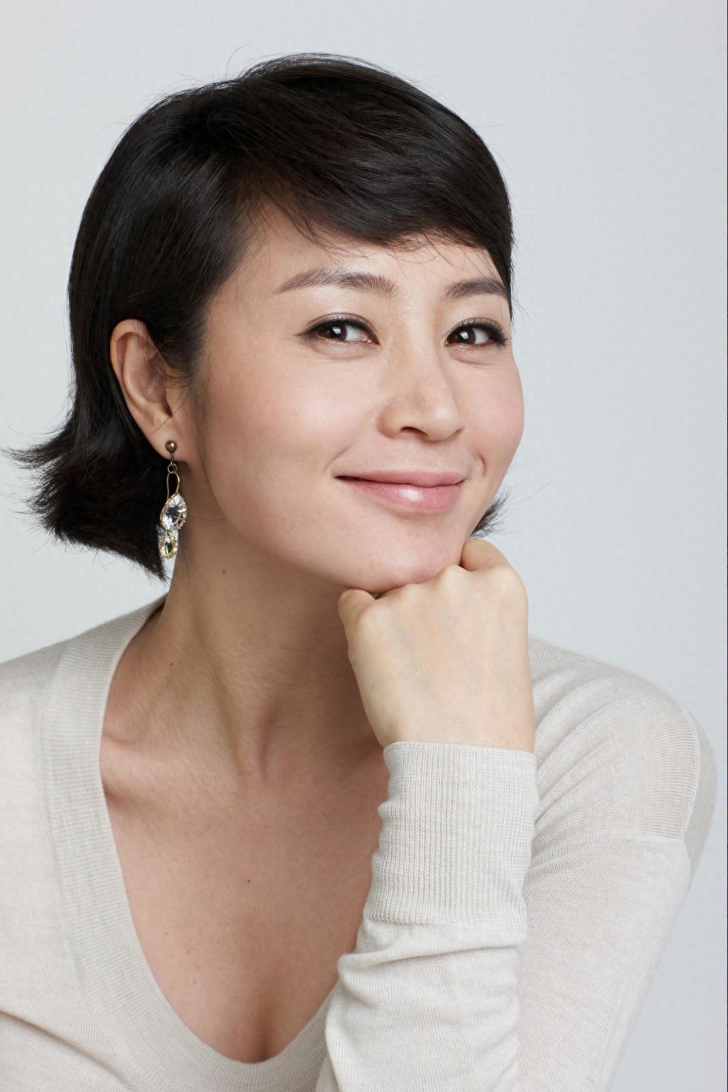 韩国性感女星金惠秀