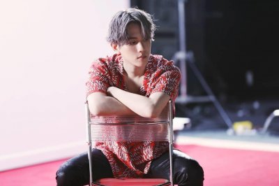 ​「EXO」「新闻」190718 边伯贤《UN Village》MV拍摄花絮图再公开