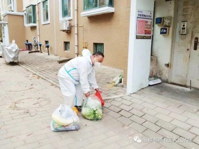 ​为群众办实事 - 我是党员我先行 下沉一线当先锋