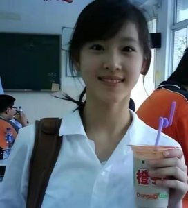 ​大瓜！王思聪嘲讽章泽天：她就是个“睡二代”，丢尽了清华的脸？