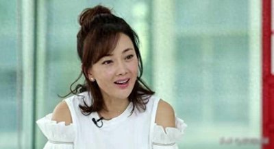 ​天呐！51岁的牛莉怎么变成这样了？整容失败，向网友公开道歉！