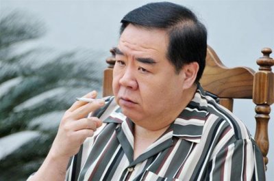 ​昔日双料影帝郑则仕曾“被死亡”，为武汉捐款50万妻子“被患病”