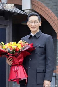 ​17年了，如果傅彪还在，看到王劲松的今天，该有多欣慰