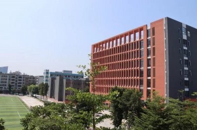​被“接管”两年后，北滘中学如今怎样了？