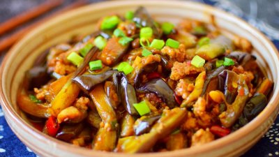 ​鱼香茄子的家常做法，不用过油，鲜香下饭不油腻全家都爱吃