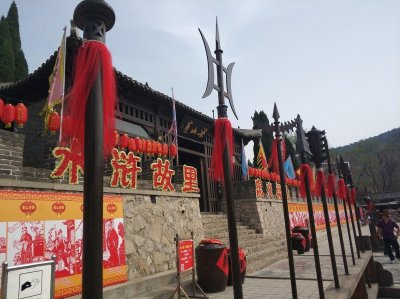​为什么说“少不读水浒，老不读三国”？这句话有何道理呢