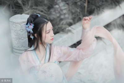 ​小说：顶级法医穿越到古代当仵作，破奇案有功，皇帝拿她当亲闺女