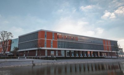 ​上外贤达学院图文信息中心落成开放