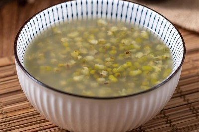 ​煮绿豆，不浸泡也不冷冻，煮前只需多做1步，5分钟软烂又开花