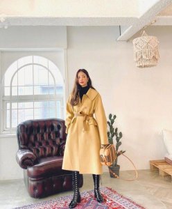 ​“韩版人间富贵花”奇恩世，知性穿搭太出众，肤白貌美人生赢家