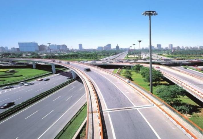 高速公路收费政策大调整 迎来 机遇（高速公路收费标准是多少）