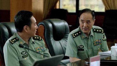​政委，是怎样的存在？与司令相比谁的权力大？