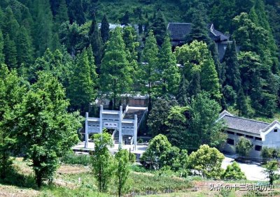 ​李自成墓地：郭沫若题写墓碑，当年重修时挖开墓地，结果大失所望