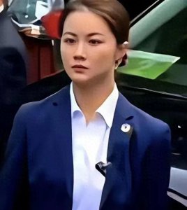 ​女保镖爆火！颜值还是实力？严月霞走红背后这场争论太激烈！