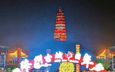 ​千年古塔光影醉人 童年小镇喜乐绵长
