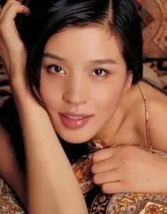 ​王海珍：脚踏两只“船”的女孩