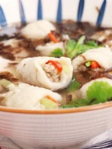 ​鱼皮饺子(鱼皮饺子是哪里的特产)