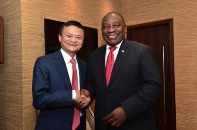 ​南非总统投资峰会给马云“送包”，结果网友们都闹上社交媒体了