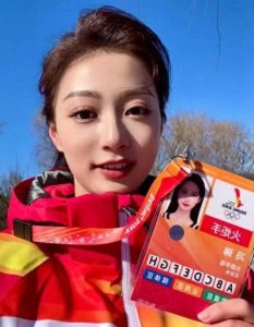 ​冯琳：从心出发，用声音传递力量，她是最棒的主持人