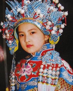 ​撒贝宁年幼曾立誓要娶她，9 岁爆红 18 岁考上北大，她如今怎样了