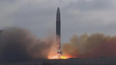 ​朝鲜发射新式洲际导弹，射程惊人，超越中国东风41