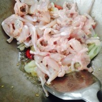 特色菜，爆炒牛蛙，饭店都很少有的菜，学会它，在家想吃就吃
