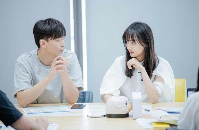 《女儿们的恋爱2》后，郑爽再迎来新综艺？光看嘉宾名单就等不及