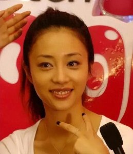 ​张龄心：从演技派到实力派的耀眼光芒，用才华与努力书写演艺传奇