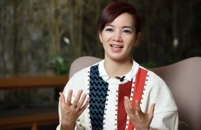 ​受欢迎的阿雅，被大小S公开嫌弃？网友替其说话，反遭阿雅反驳？