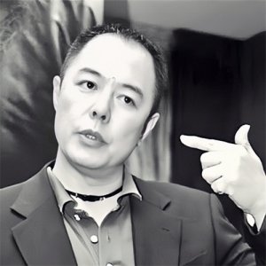 ​64岁只恋爱不结婚，3个孩子3个妈，“风流皇帝”张铁林的一生