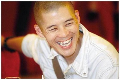 ​赵本山徒弟王小虎的逆袭人生，美女老婆居功至伟！