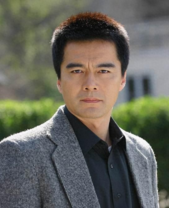 著名演员许亚军