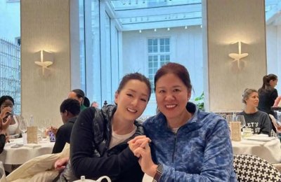 ​63岁郎平近照曝光：在美国享受清福，与巩俐一样越来越年轻