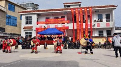 ​湖南凤凰县腊尔山台地苗族故里年味浓