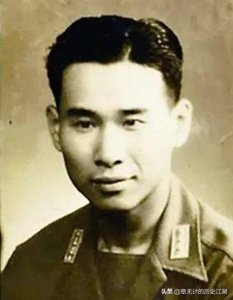 ​抗战老兵双目失明，退役后隐姓埋名，摸到坦克说：再也不怕被欺负