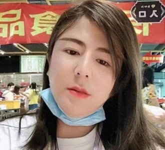 ​雌雄同体“33年”的她，男女生殖器官都有，正在通过媒体寻求帮助