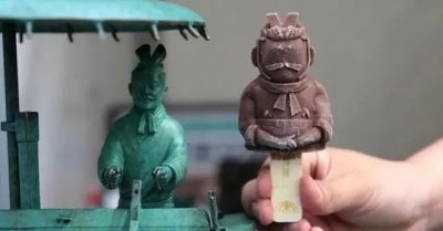 ​千篇一律的步行街，靠什么挣钱？