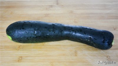 ​清炒南瓜丝，别看做法简单，清脆爽口又下饭，吃了让你忘不了