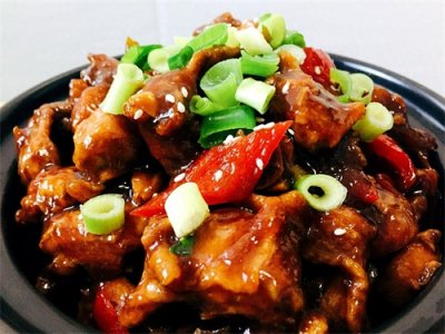 ​特好吃的红烧鸡块，跟饭店大厨学来的做法，色泽红亮诱人