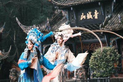 ​“文旅＋N” 青城山-都江堰景区开启“蛇年限定版”模式