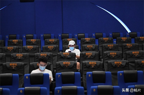 首都电影院开工“首位观众”获影院今年免费观影福利