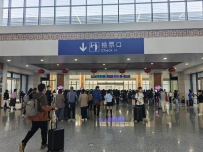 ​9.8万人次，潮汕站4月4日到发旅客量刷新历史纪录