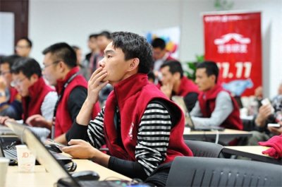 ​任正非把孙亚芳＂求到手＂后，任她公然顶撞自己，董事长也让给她