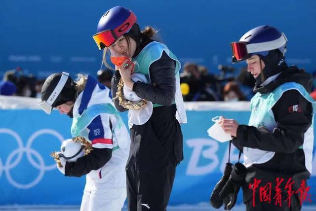 谷爱凌逆转夺金后接受采访（谷爱凌不负众望夺金）(18)